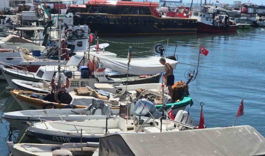 Poyraz balıkçıları karaya çekti Marmara Denizi’nde saatte hızı 40 kilometreye yaklaşan poyraz nedeniyle Tekirdağ’ın
