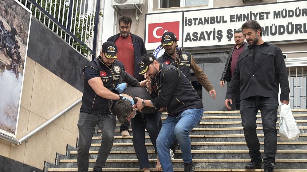 İstanbul Eyüpsultan Camii’nde namaz sırasında çıkan tartışmanın ardından havaya ateş