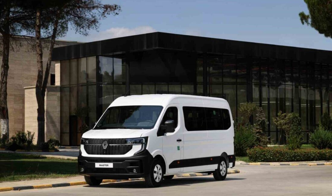 Renault Master, yenilenen minibüs ve açık kasa kamyonet modellerini kullanıcılara sundu Uzun bir aranın ardından yenilenen Renault Master Minibüs ve Master