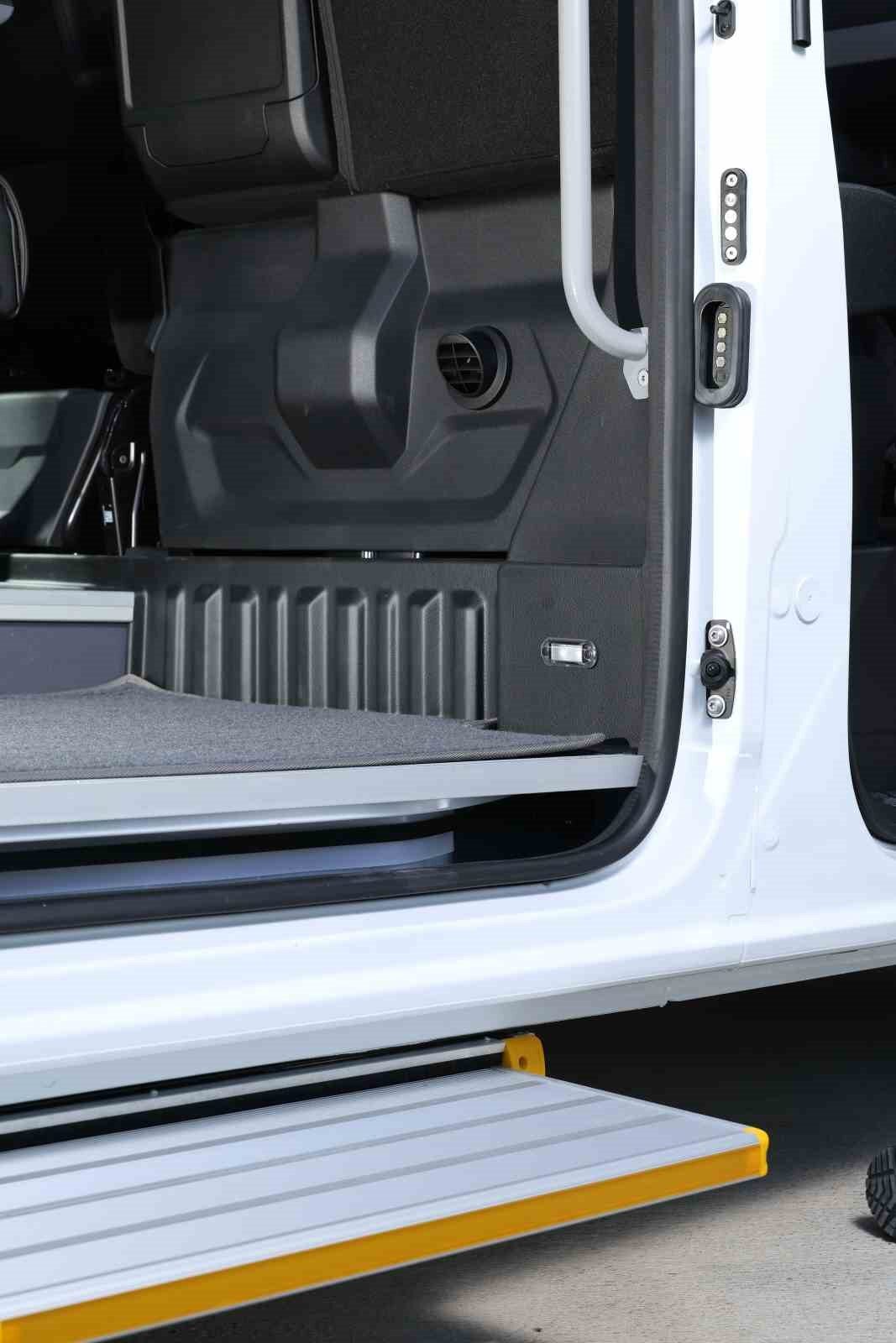 Renault Master, yenilenen minibüs ve açık kasa kamyonet modellerini kullanıcılara sundu 28 Bülten Medya -