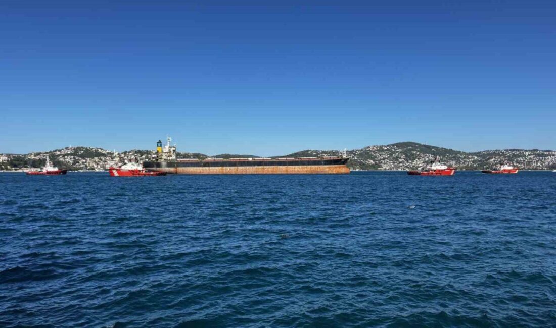 Rusya’da saldırıya uğrayan gemi İstanbul Boğazı’ndan geçti Rusya’nın Novorossiysk Limanı açıklarında saldırıya uğradığı belirtilen Libeyra Bayraklı ‘Anna-S’