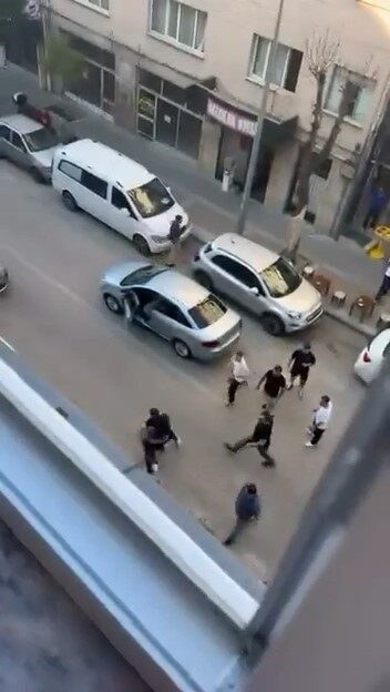 "Sinyal ver" diye bağırdı, sözlü tartışma kameraya yansıdı 16 Bülten Medya -