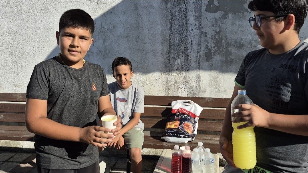 Sultangazi’nin küçük girişimcileri, limonata satarak hayallerine koşuyor 12 Bülten Medya -