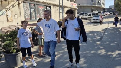 İstanbul Sultangazi’de yaşayan 5 kafadar çocuk, sosyal medyada izledikleri bir