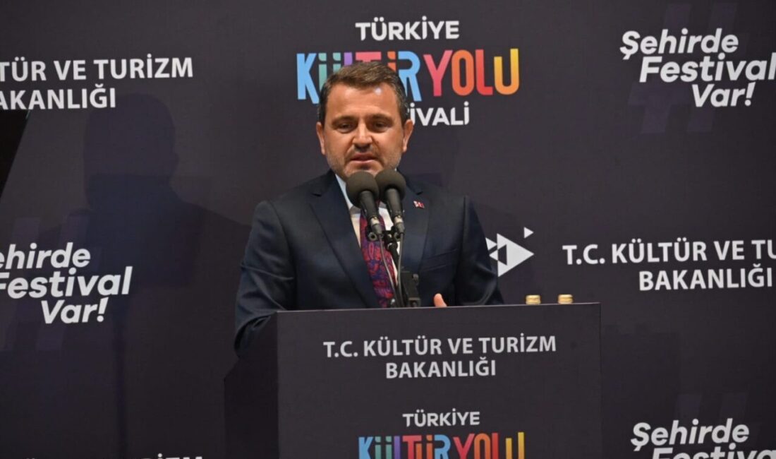 Tarihi Alan Başkanı İsmail Kaşdemir: “Çanakkale bu festivali çok sevdi” Kültür Yolu Festivali’nin Çanakkale ayağı kent genelinde gerçekleştirilen kültür, sanat