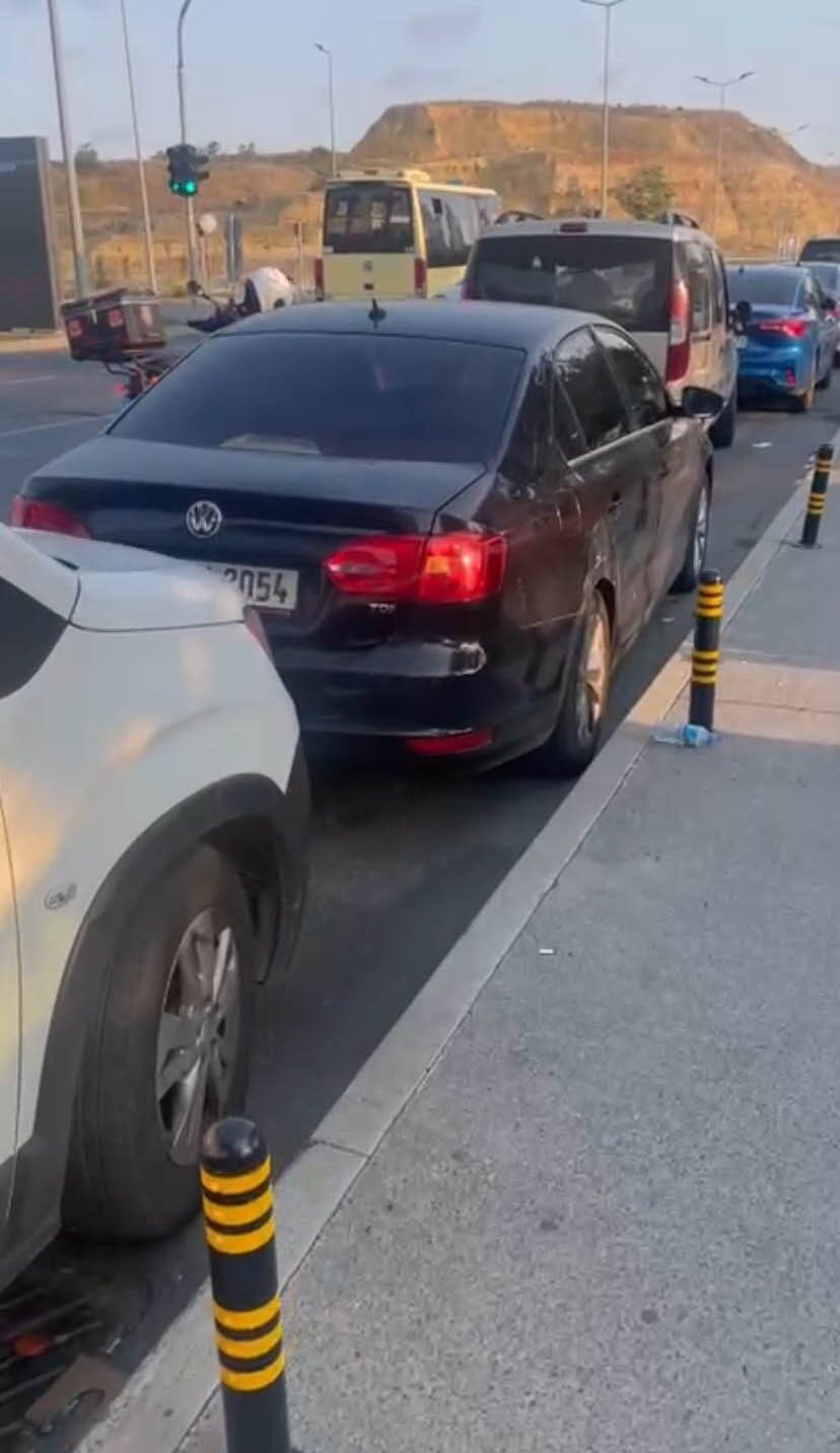 Tekerlekli sandalyeyle geçemeyince video çekip polise ihbar etti: 55 araca ceza 7 Bülten Medya -