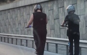 İstanbul’da 2 kişi, elektrikli scooter ile TEM Otoyolu’na çıkarak kilometrelerce