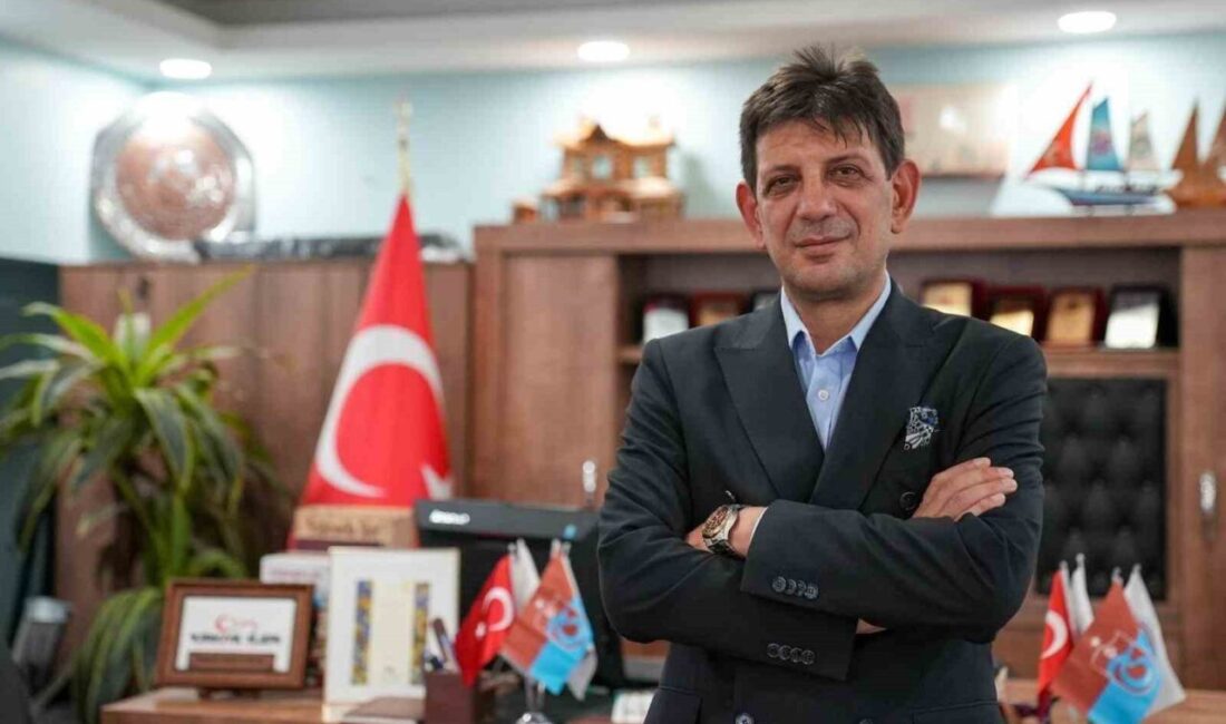 TFF’den Trabzonlular Federasyonu Genel Başkanı İsmail Turgut Öksüz’e ödül Trabzonspor’un yeni transferlerinden Muhammed Salah’ı Atatürk Havalimanı’nda Galatasaray formasıyla karşılayan