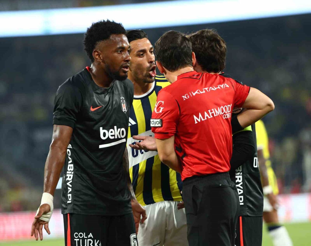 Trendyol Süper Lig: Fenerbahçe: 1 - Beşiktaş: 1 (İlk yarı) 111 Bülten Medya -