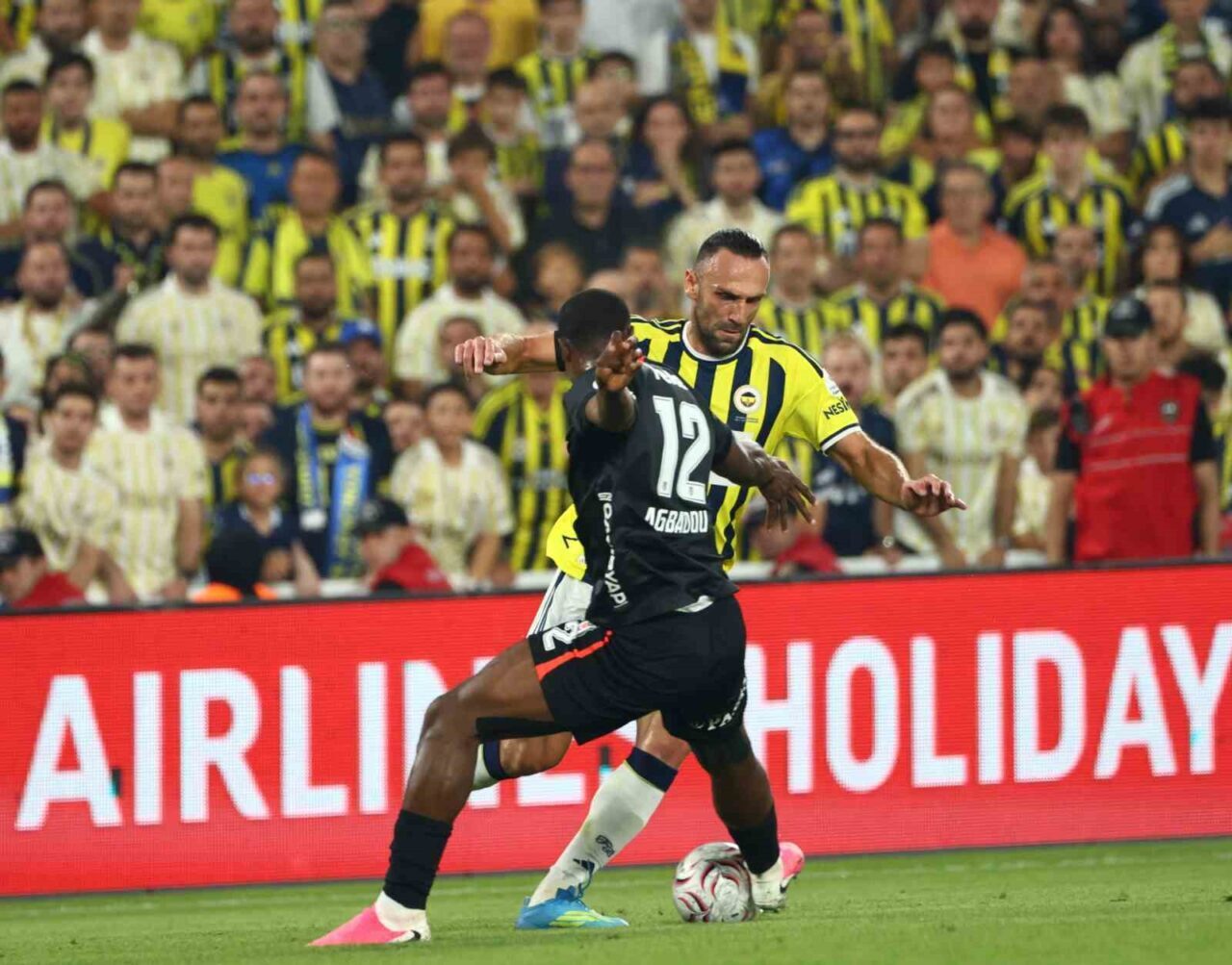 Trendyol Süper Lig: Fenerbahçe: 1 - Beşiktaş: 1 (İlk yarı) 102 Bülten Medya -