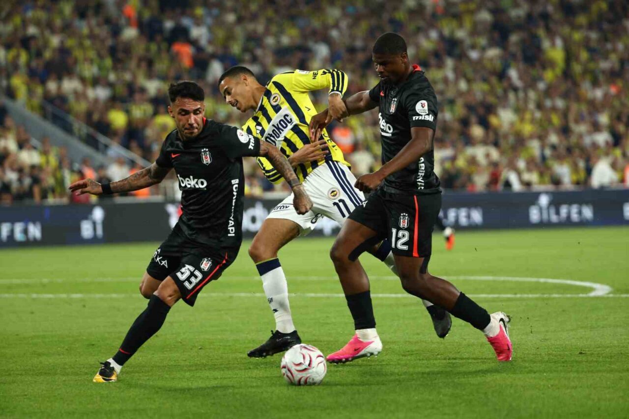 Trendyol Süper Lig: Fenerbahçe: 1 - Beşiktaş: 1 (İlk yarı) 100 Bülten Medya -
