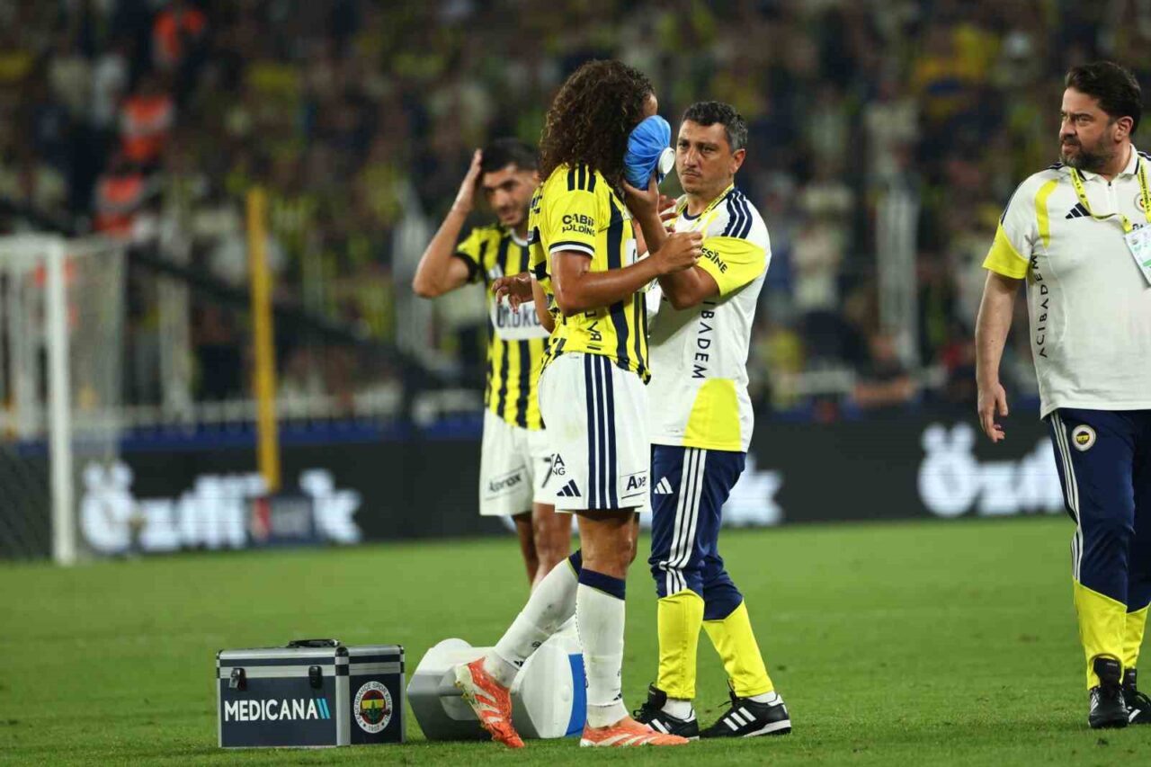 Trendyol Süper Lig: Fenerbahçe: 1 - Beşiktaş: 1 (İlk yarı) 125 Bülten Medya -