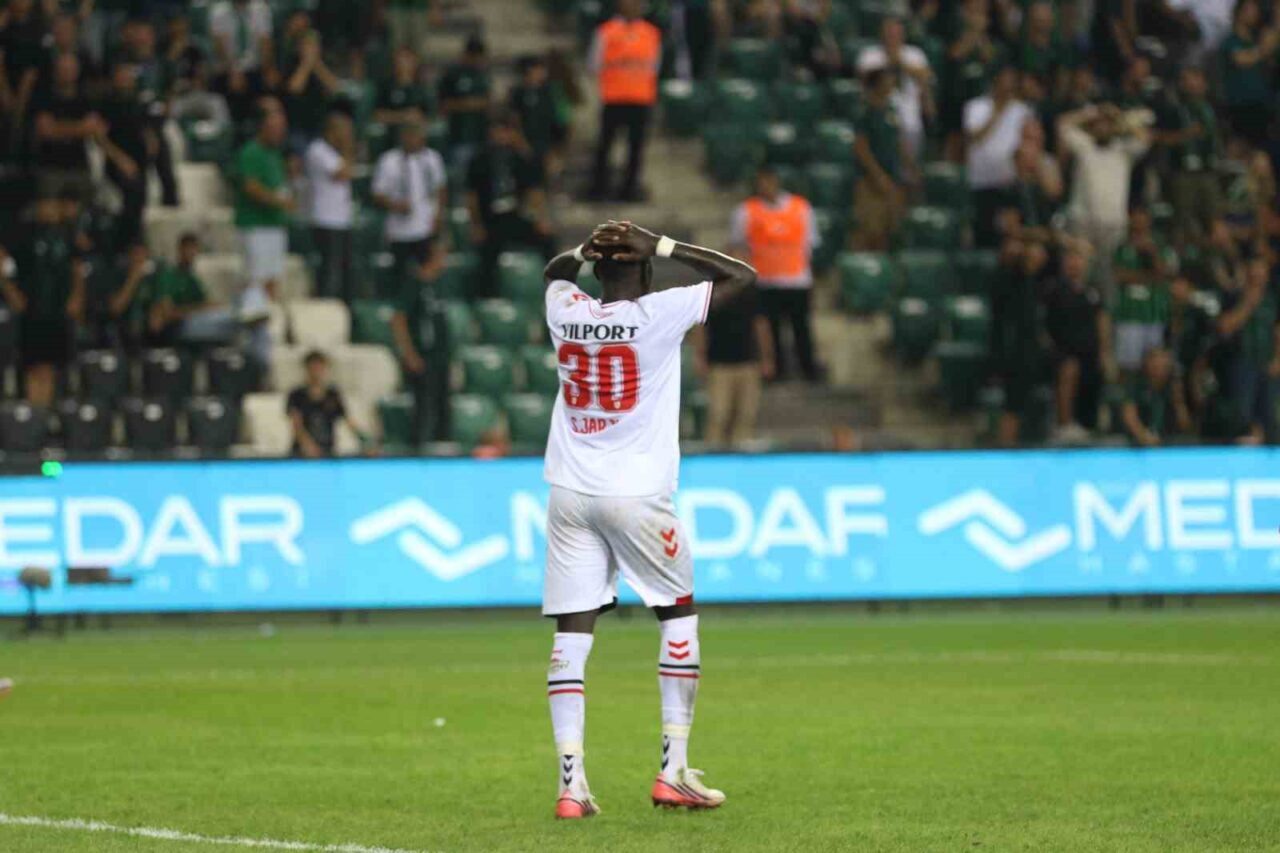 Trendyol Süper Lig: Kocaelispor: 1 - Samsunspor: 0 (Maç sonucu) 49 Bülten Medya -