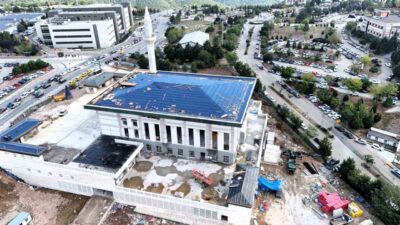 Kocaeli’de Umuttepe Kampüsü’ne kazandırılan cami ve otopark projesinde sona gelindi.