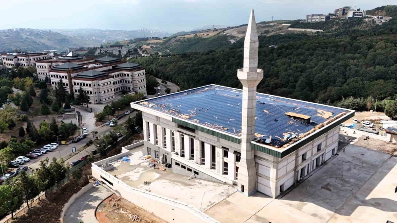 "Umuttepe Camii ve Otopark Projesi" gün sayıyor: Yüzde 90’ı tamamlandı 8 Bülten Medya -