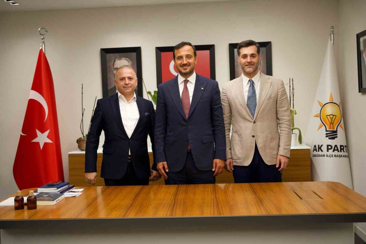 Üsküdar’da 4 CHP’li meclis üyesi AK Parti’ye katıldı 16 Bülten Medya -