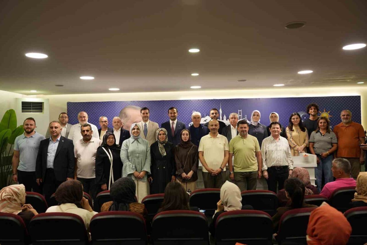 Üsküdar’da 4 CHP’li meclis üyesi AK Parti’ye katıldı 15 Bülten Medya -