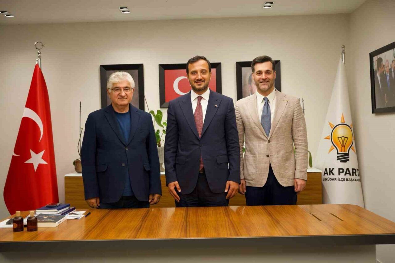Üsküdar’da 4 CHP’li meclis üyesi AK Parti’ye katıldı 14 Bülten Medya -