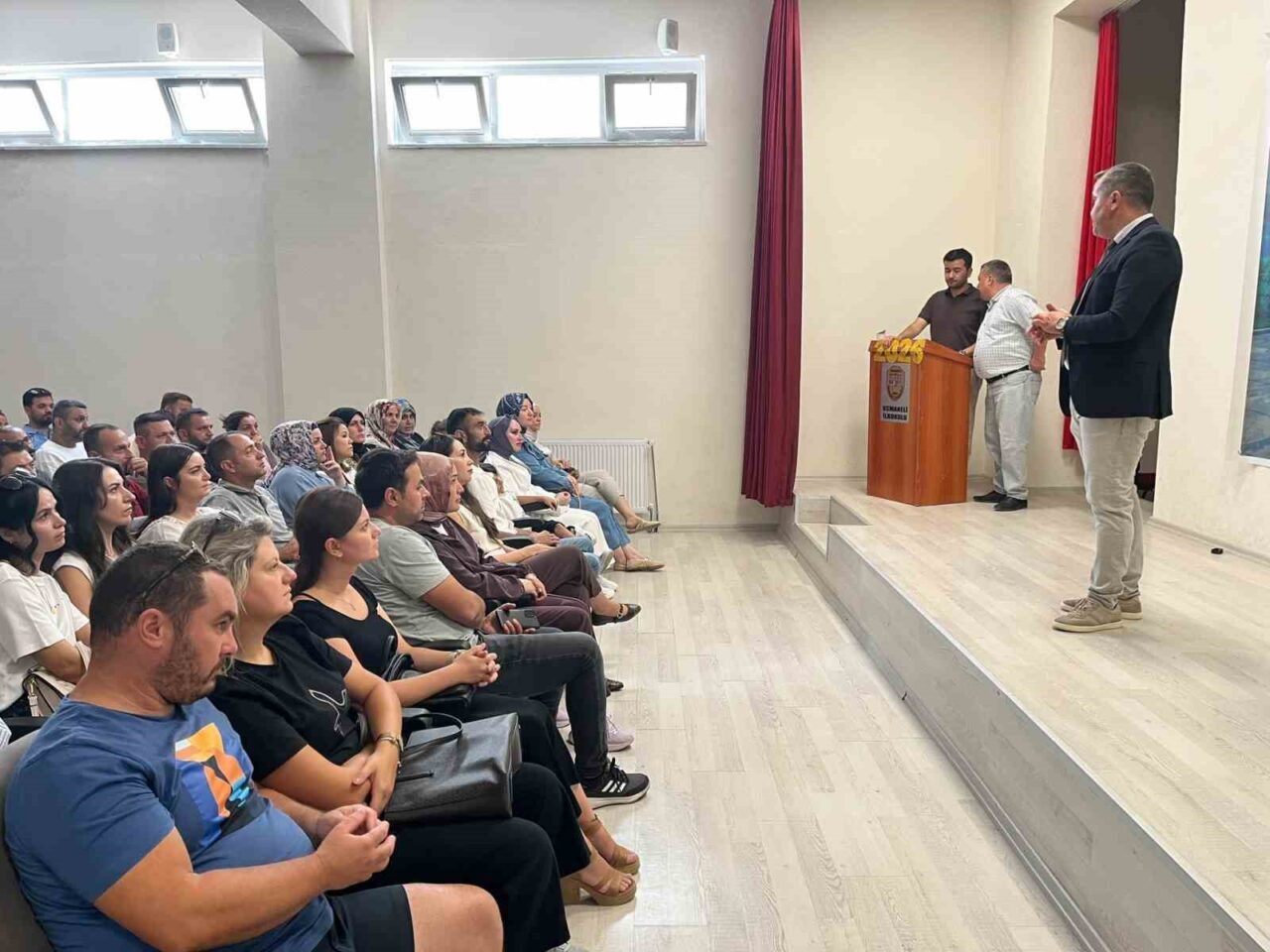 Uyum sürecinde sıraları bu kez öğrenciler değil veliler doldurdu 22 Bülten Medya -