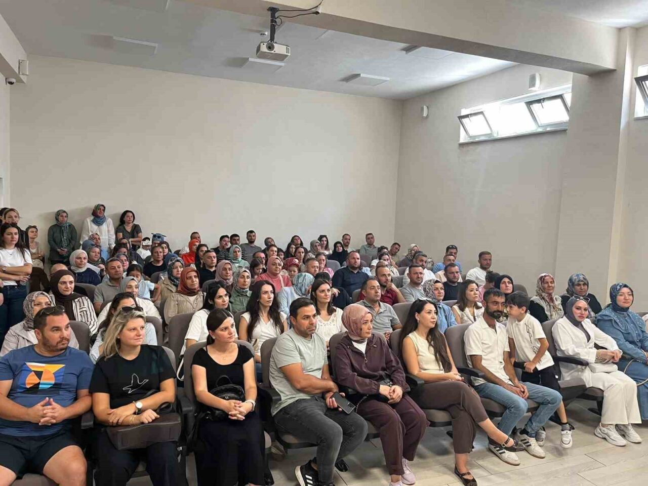 Uyum sürecinde sıraları bu kez öğrenciler değil veliler doldurdu 19 Bülten Medya -