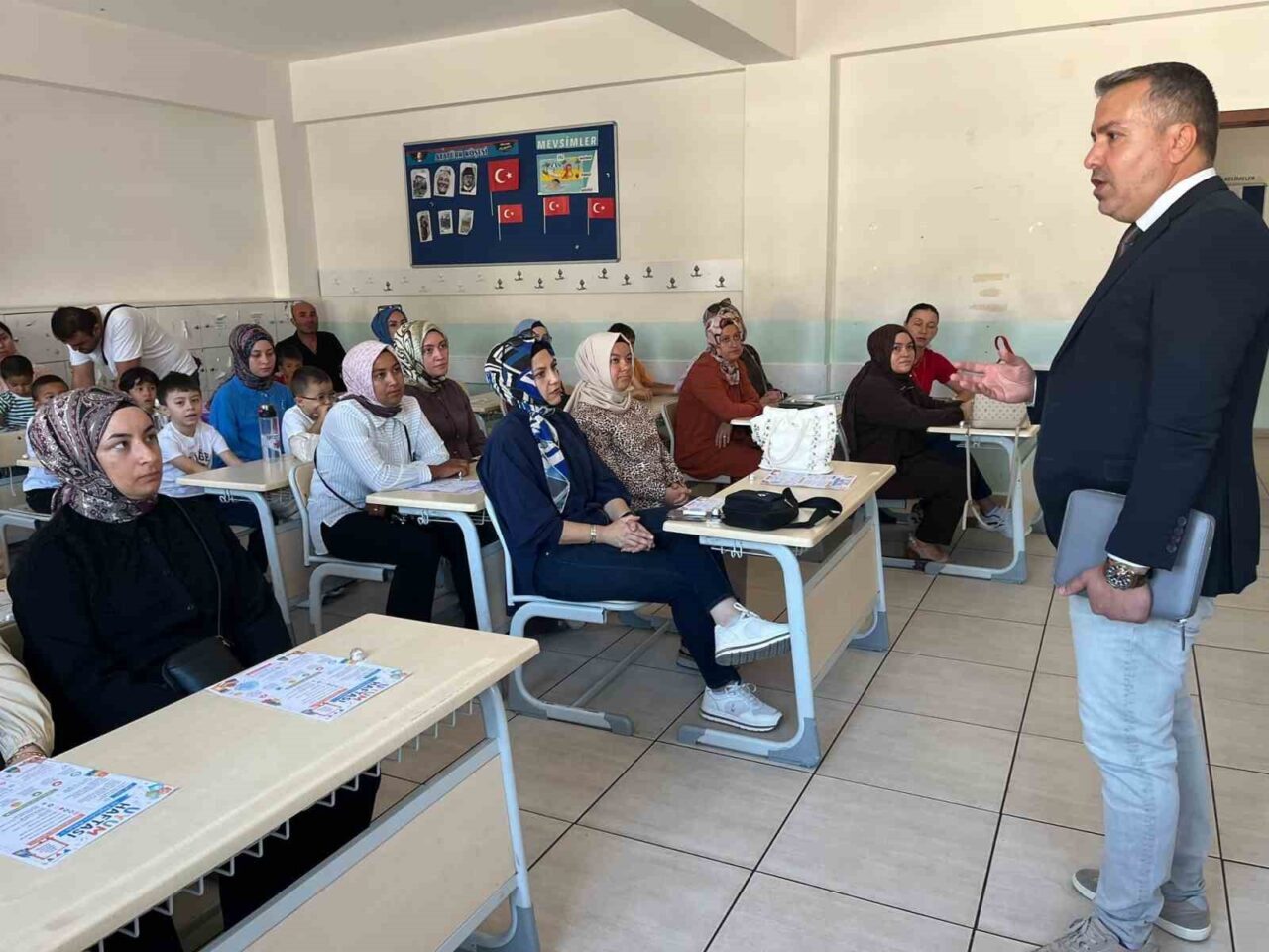 Uyum sürecinde sıraları bu kez öğrenciler değil veliler doldurdu 24 Bülten Medya -