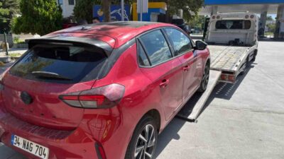 Arnavutköy’de bir vatandaş, trafikte art arda şerit değiştirerek makas atan