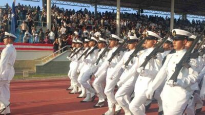 Yalova’da Milli Savunma Üniversitesi Deniz Astsubay Meslek Yüksekokulu’nda eğitimlerini tamamlayan