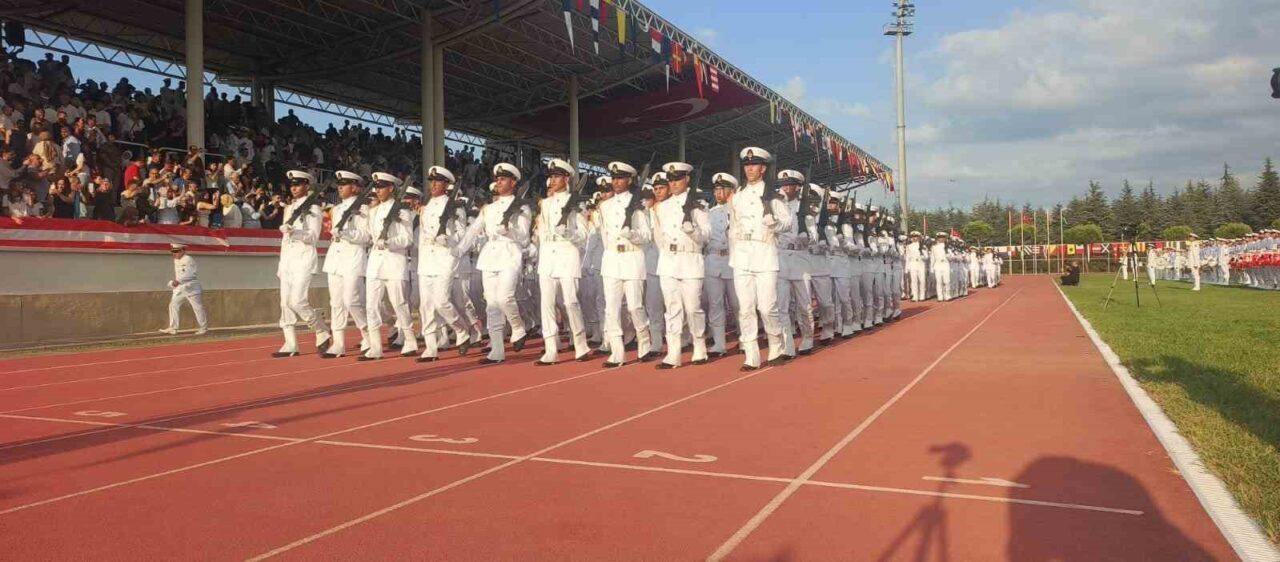 Yalova’da 456 deniz astsubayının mezuniyet coşkusu 50 Bülten Medya -