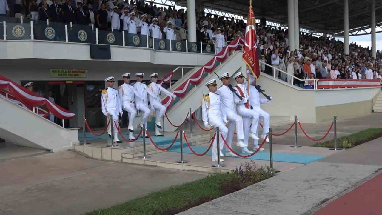 Yalova’da 456 deniz astsubayının mezuniyet coşkusu 59 Bülten Medya -