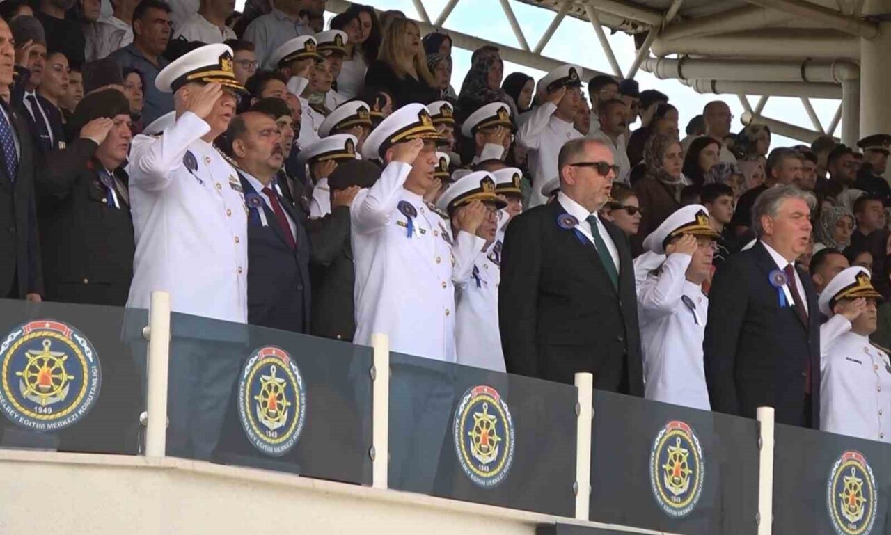 Yalova’da 456 deniz astsubayının mezuniyet coşkusu 60 Bülten Medya -