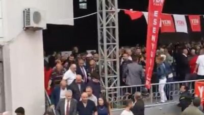 Yeni Parti Kongresi'nde partililer arasında gerginlik çıktı. Yaşanan olayların ardından