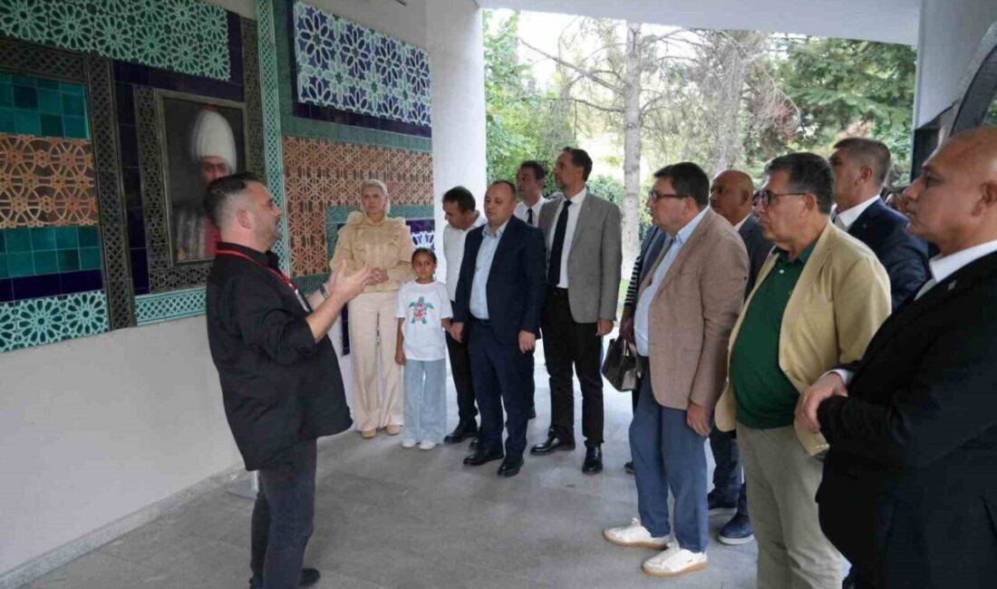Bilecik Belediyesi ev sahipliğinde gerçekleştirilen buluşmada Yeni Partili milletvekilleri ve