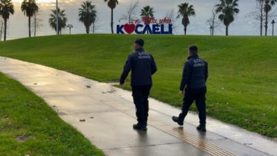 Kocaeli Büyükşehir Belediyesi zabıta ekipleri, kent genelinde 7/24 yürüttüğü çalışmalarla