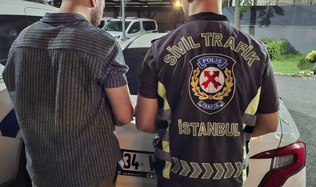 İstanbul Zeytinburnu’nda, yaya yolundan geçen adama saldırarak, trafik güvenliğini tehlikeye