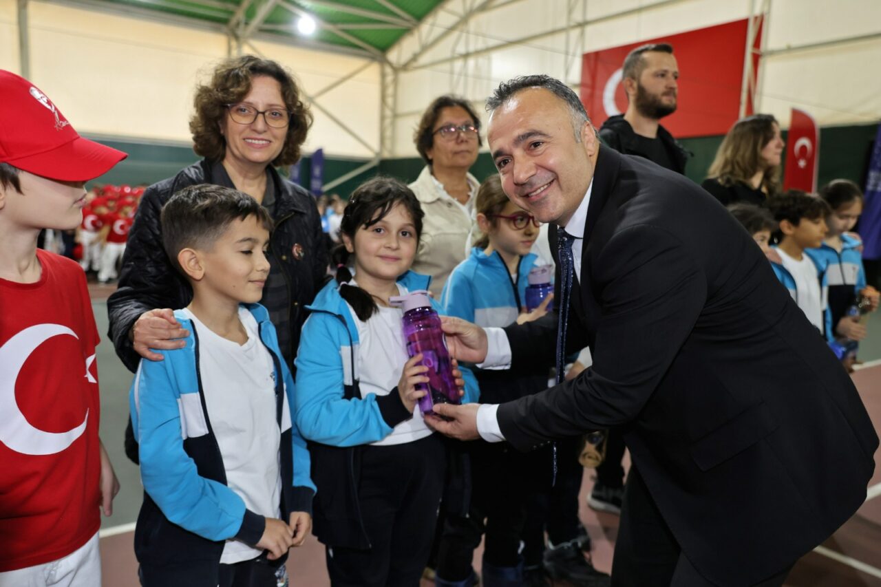 Bursa’da 600 öğrenciye ücretsiz tenis eğitimi 2 Bülten Medya -