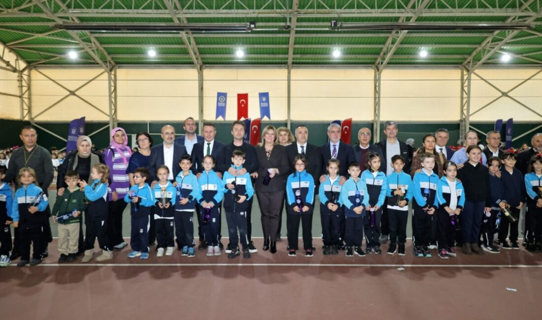 Bursa’da 600 öğrenciye ücretsiz tenis eğitimi Bursa Büyükşehir Belediyesi ile Bursa İl Millî Eğitim Müdürlüğü