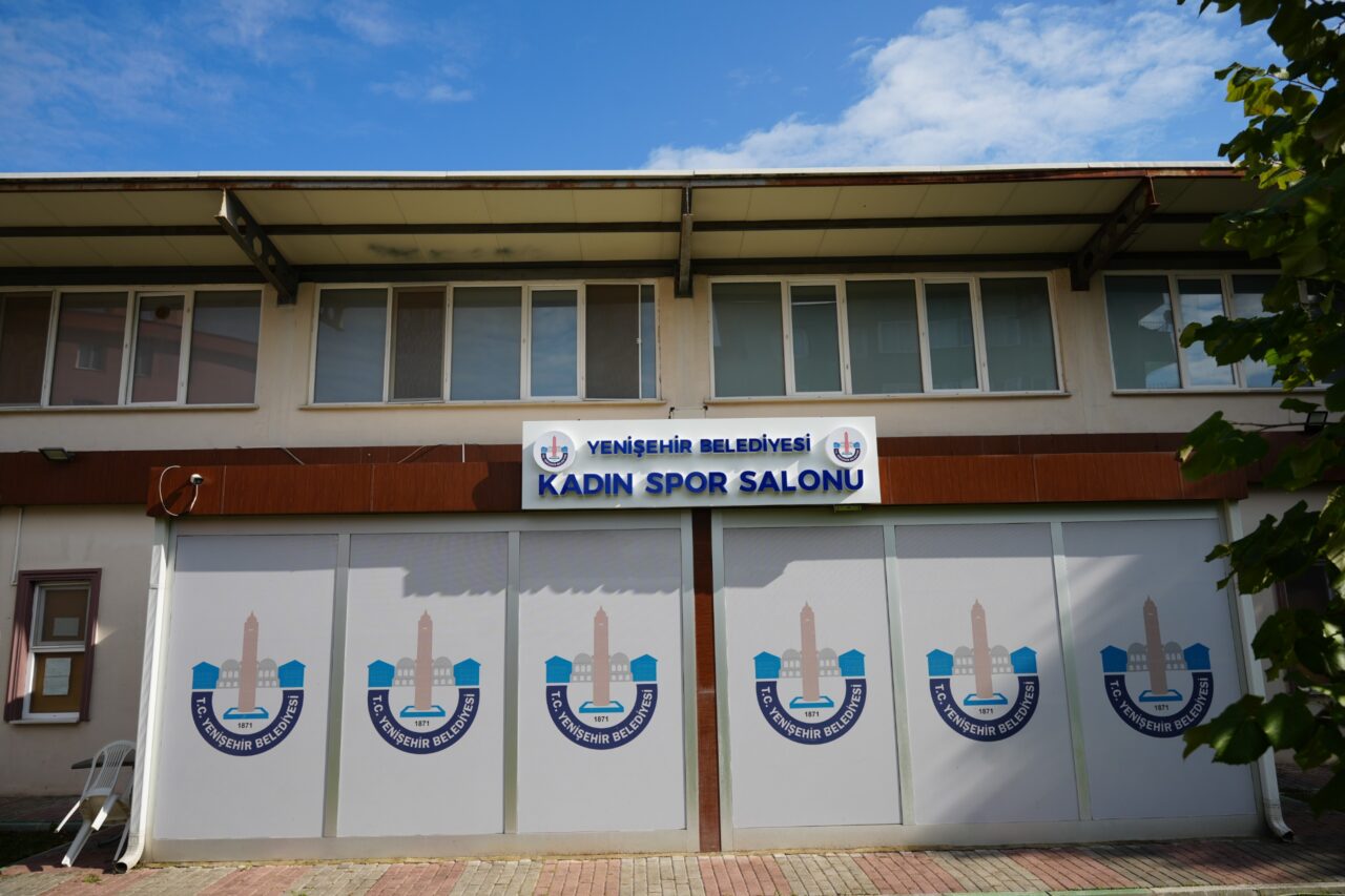  Yenişehir Belediyesi Kadın Spor Salonu, tamamlanan yenileme çalışmalarının ardından