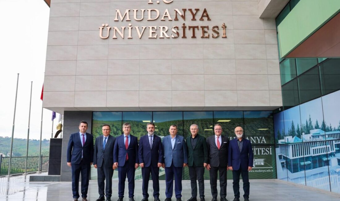 Biba’dan üniversitelilere: Sizin olanı size sunuyoruz Bursa Büyükşehir Belediye Başkan Vekili Şahin Biba, Mudanya Üniversitesi’ni ziyaret