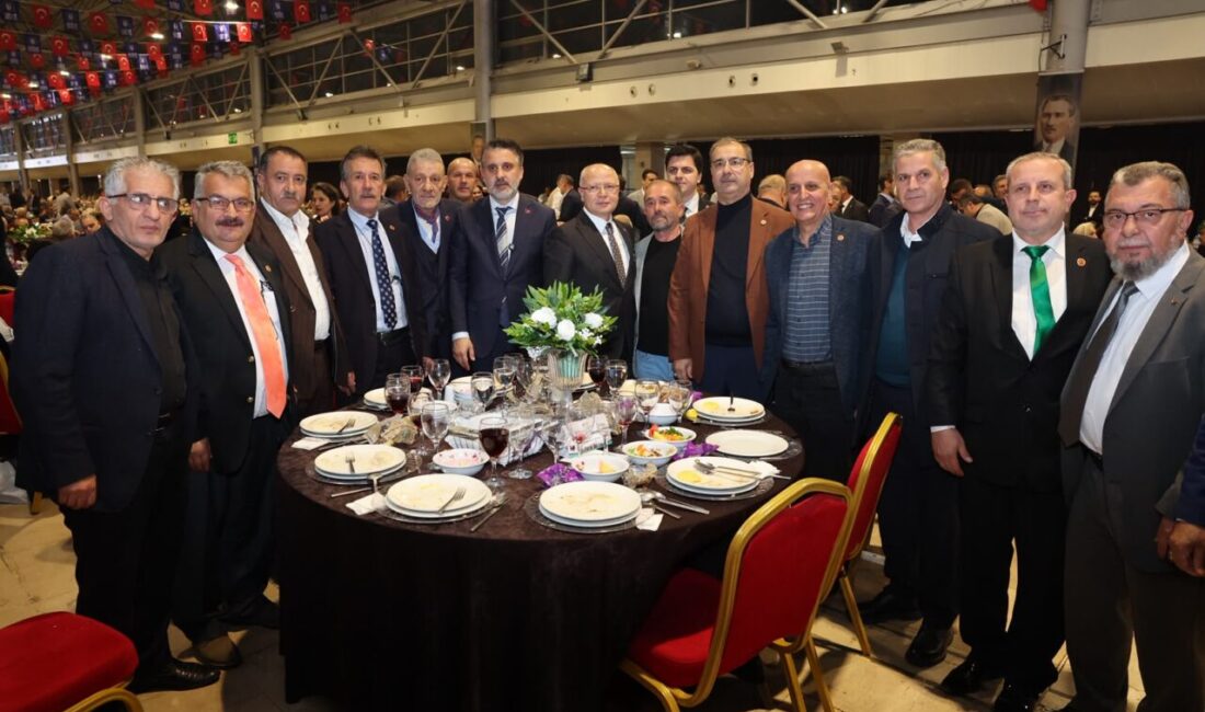 Biba’dan Bursa’daki tüm mahallelere hizmet mesajı Bursa Büyükşehir Belediye Başkan Vekili Şahin Biba, 19 Ekim Muhtarlar