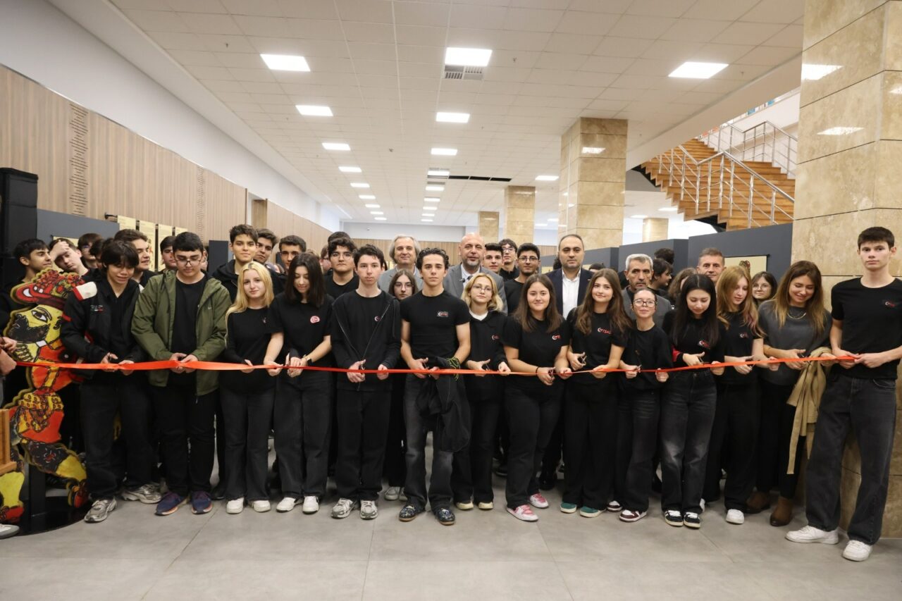 UNESCO’nun kültürel miras listesinde yer alan Karagöz sanatı, Bursa’da düzenlenen