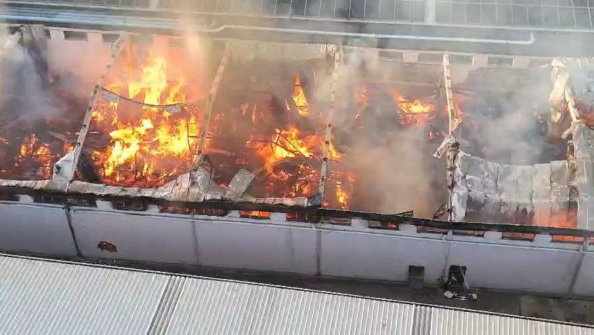 Bursa’da mobilya fabrikasında yangın: Ekipler 2,5 saat müdahale etti 1 Bülten Medya -