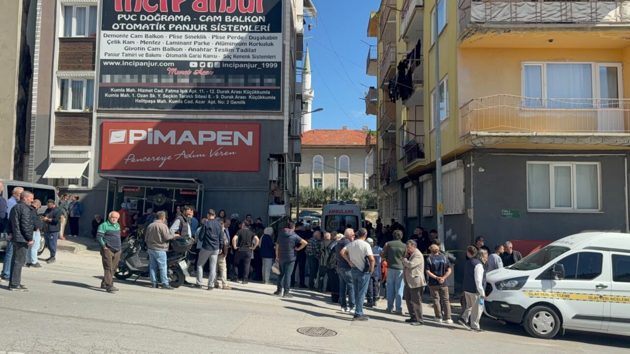 Bursa’nın Gemlik ilçesinde ikamet eden A.K ve V.K evlerinde ölü