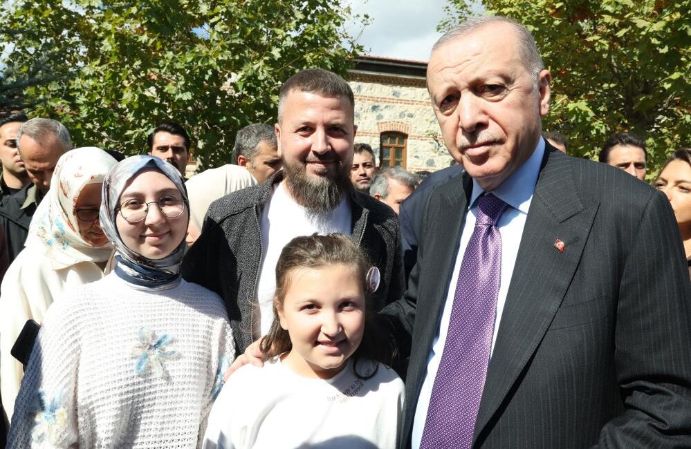 Cumhurbaşkanı Recep Tayyip Erdoğan, Antalya programı öncesinde Rami Kütüphanesi’nde düzenlenen
