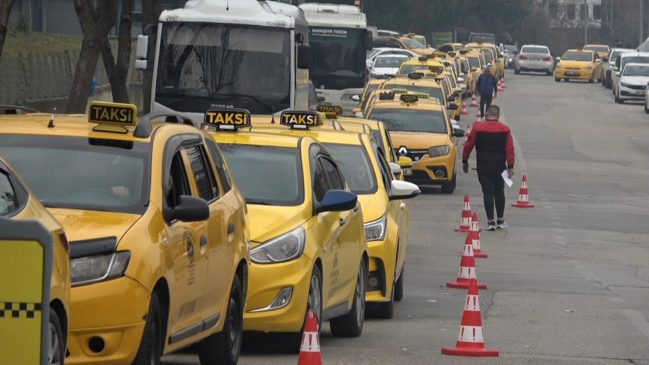 Bursa’da taksi ücretlerinde yeni dönem başlıyor. Taksimetre açılışı 65 TL’ye,