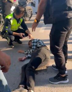 İnegöl’de yolun karşısına geçmek isteyen 24 yaşındaki genç, özel halk
