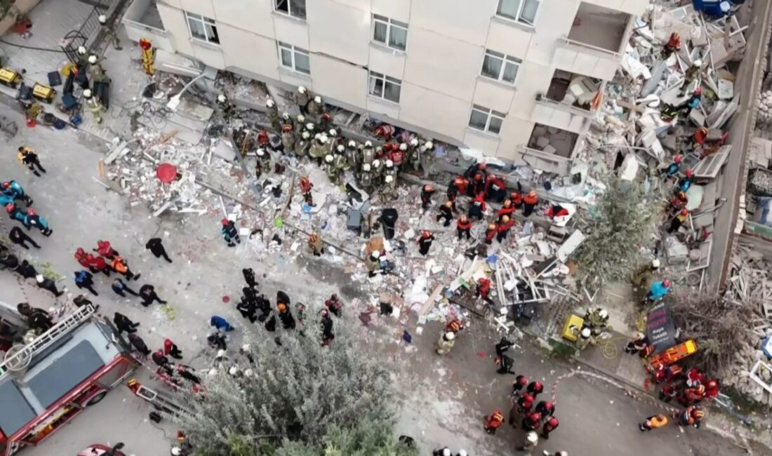 İstanbul Maltepe’de 7 katlı binanın zemin üstü 3 katında çökme