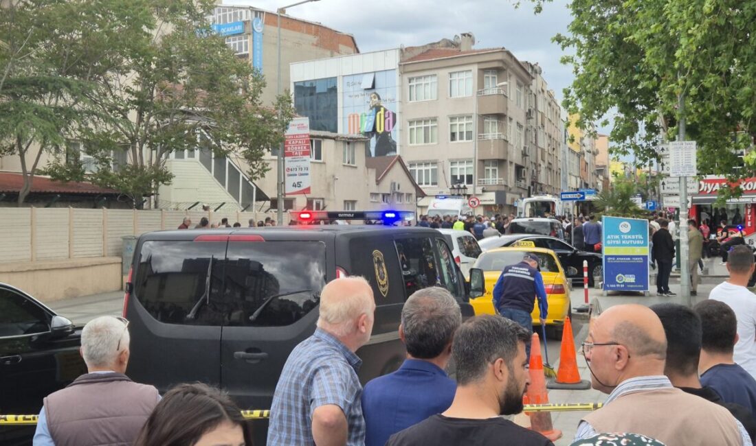 Çorlu’da iki polisi şehit eden sanık hâkim karşısına çıktı Tekirdağ’ın Çorlu ilçesinde polis memurları Erkan Tütüncüler ve Emrah Koç’un