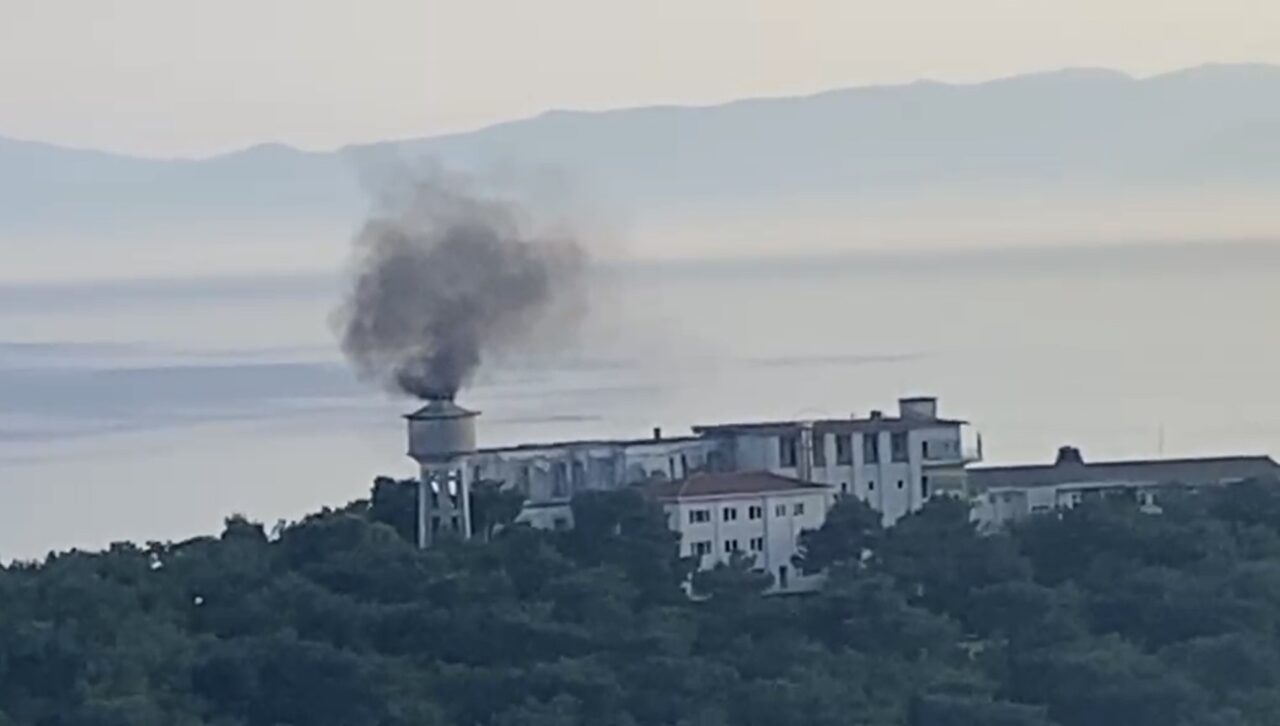 İstanbul’da uzun süredir kapalı olan tarihi Heybeliada Sanatoryumu’nun erkekler bölümünde