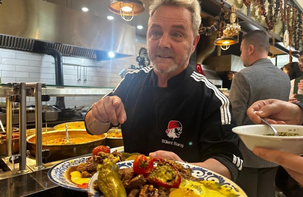 Bursa’da Osmanlı mutfağından yeni lezzet: Bursa sulusu Bursa’nın gastronomi kültürüne yeni bir lezzet eklendi. Bursalı şef Bülent