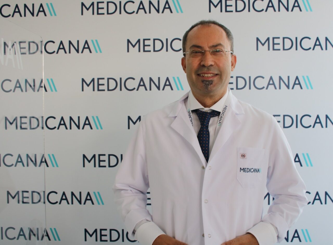 Romatoloji Uzmanı Dr. Yüksel Karakoç, romatoid artritin başta el eklemleri
